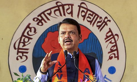 அரசு அலுவலகங்களில் மராத்தி மொழியில்தான் பேச வேண்டும் - மராட்டியத்தில் அதிரடி