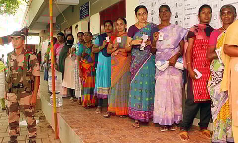 ஈரோடு கிழக்கு இடைத்தேர்தல்: வாக்குப்பதிவு 6.72 சதவீதம் குறைந்துள்ளது