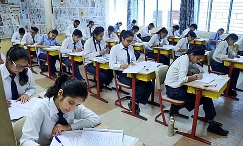 வினாத்தாள் கசிந்ததாக வதந்தி பரப்பினால் கடும் நடவடிக்கை-சி.பி.எஸ்.இ. எச்சரிக்கை