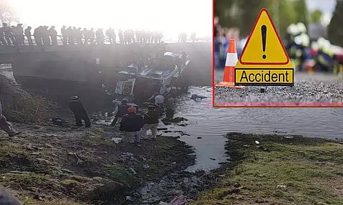 பஞ்சாப்: பஸ் வடிகாலில் கவிழ்ந்ததில் 4 பேர் பலி