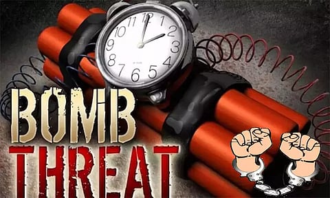 ரெயிலில் தூங்க முடியாததால் வெடிகுண்டு மிரட்டல்... இளைஞர் கைது