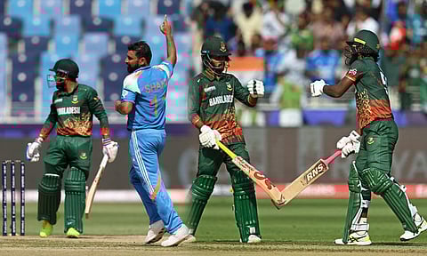 ஹிரிடோய் அபார சதம்.. இந்தியாவுக்கு 229 ரன்கள் இலக்கு நிர்ணயித்த வங்காளதேசம்