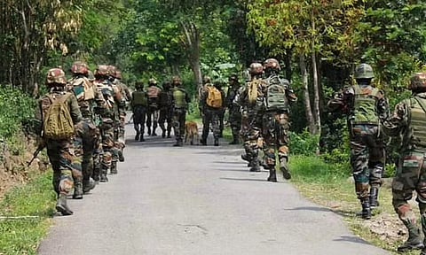 மணிப்பூரில் பாதுகாப்பு படையினரின் தேடுதல் வேட்டையில் 17 பயங்கரவாதிகள் கைது