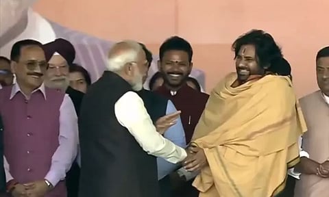 இமயமலையா?...பிரதமரின் கேள்விக்கு சிரித்தபடியே பதிலளித்த பவன் கல்யாண்