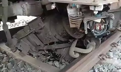 சென்னைக்கு வந்து கொண்டிருந்த எக்ஸ்பிரஸ் ரயில் ஒடிசாவில் தடம் புரண்டு விபத்து