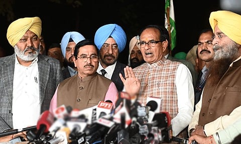 பேச்சுவார்த்தை நடத்திய மத்திய மந்திரிகள்: தொடரும் விவசாயிகள் போராட்டம்