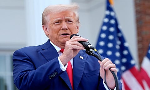 அமெரிக்காவில் குடியேற ரூ.43 கோடியில் தங்க அட்டை.. முதலீட்டாளர்களை ஈர்க்க டிரம்ப் புதிய திட்டம்