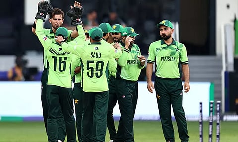 பாகிஸ்தான் கிரிக்கெட் அணியை என்னிடம் கொடுங்கள் - இந்திய முன்னாள் வீரர் ஆவேசம்