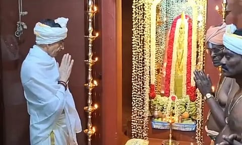 அய்யா வைகுண்டர் அவதார பதியில் கவர்னர் ஆர்.என்.ரவி வழிபாடு