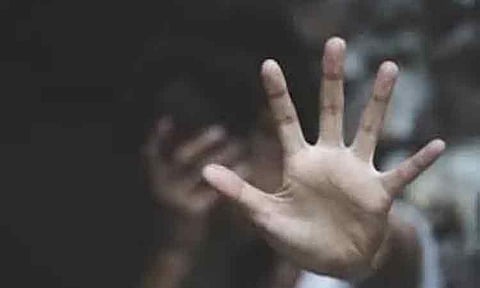 5 வயது சிறுமியை பாலியல் வன்கொடுமை செய்த சிறுவன்: குடிபோதையில் செய்த கொடூரம்