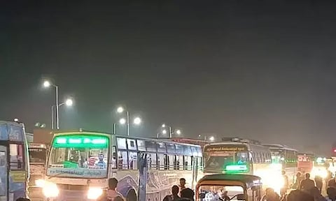 தென் மாவட்ட பஸ்கள் இனி கிளாம்பாக்கம் வரை மட்டுமே இயக்கப்படும்: போக்குவரத்து கழகம்