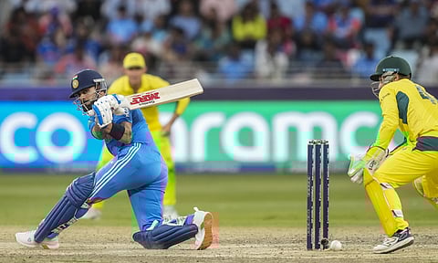 சாம்பியன்ஸ் டிராபி அரையிறுதியில் சிறப்பான ஆட்டம் ; தரவரிசையில் முன்னேறிய கோலி