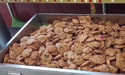 திருப்பதியில் பக்தர்களுக்கு அன்னதான சாப்பாட்டுடன் மசால் வடை - தேவஸ்தானம் ஏற்பாடு