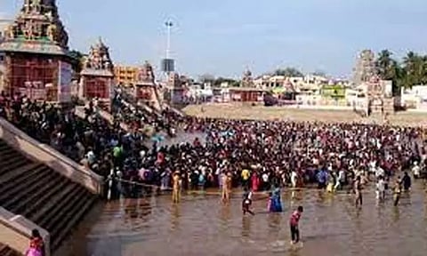 நாளை மாசி மகம்: கோவில் குளங்களுக்கு செல்ல முடியாதவர்கள் வீட்டிலேயே புனித நீராடலாம்