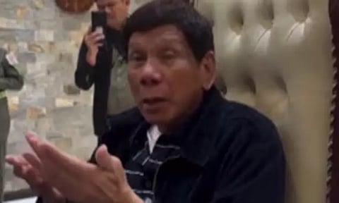 மனித உரிமை மீறல்: பிலிப்பைன்ஸ் முன்னாள் அதிபர் சிறையில் அடைப்பு