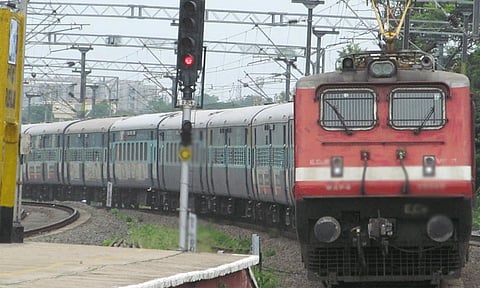 வைகை, பல்லவன் ரெயில்களில் முன்பதிவில்லாத கூடுதல் பெட்டிகள் இணைப்பு