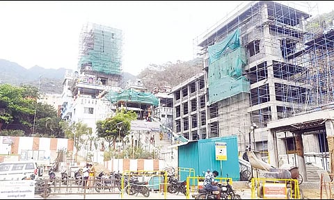 4-ம் தேதி கும்பாபிஷேகம்: மருதமலை சுப்பிரமணிய சுவாமி கோவிலில் திருப்பணிகள் தீவிரம்