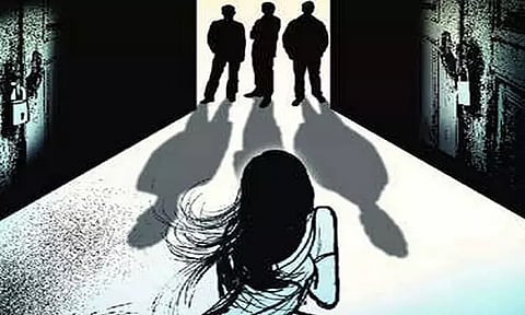 9 வயது சிறுமிக்கு பாலியல் தொல்லை கொடுத்த அண்ணன் உள்பட 4 பேர் கைது