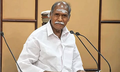 புதுச்சேரியில் வணிக நிறுவனங்களின் பெயர் பலகைகளில் தமிழ் கட்டாயம்