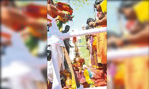 சென்னை குருபுரம் திருவீதி அம்மன் கோவில் கும்பாபிஷேகம்- அமைச்சர் சேகர்பாபு பங்கேற்பு