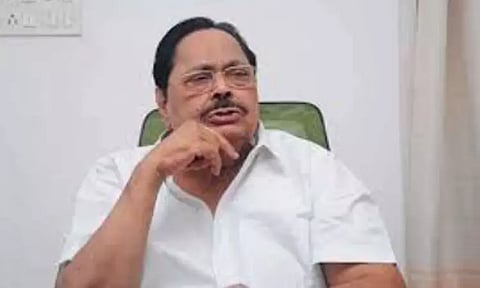 கோர்ட்டு தீர்ப்பை ஏற்று தி.மு.க. கொடிகளை அகற்ற பொது செயலாளர் துரைமுருகன் உத்தரவு