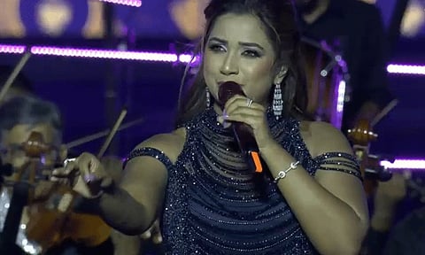 கலை நிகழ்ச்சிகளுடன் கோலாகலமாக தொடங்கிய ஐபிஎல் திருவிழா