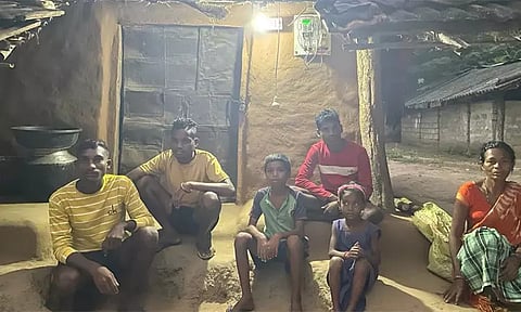 சத்தீஷ்கார்: சுதந்திரம் அடைந்து 77 ஆண்டுகளுக்குப் பின்பு மின்சாரம் பெற்ற கிராமம்