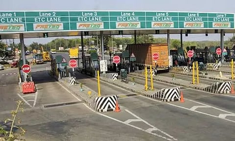 தமிழகத்தில் 40 சுங்கச்சாவடிகளில் 1-ஆம் தேதி முதல் கட்டணம் உயர்வு