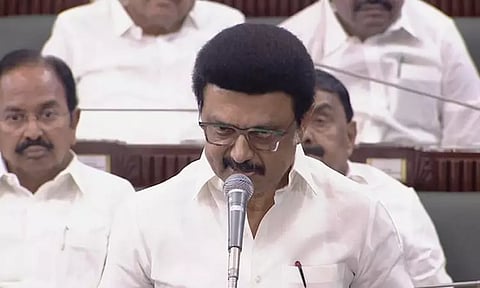 டெல்லியில் எடப்பாடி பழனிசாமி யாரை சந்திக்கிறாரோ, அவரிடம் இருமொழி கொள்கையை வலியுறுத்தட்டும்: மு.க.ஸ்டாலின்