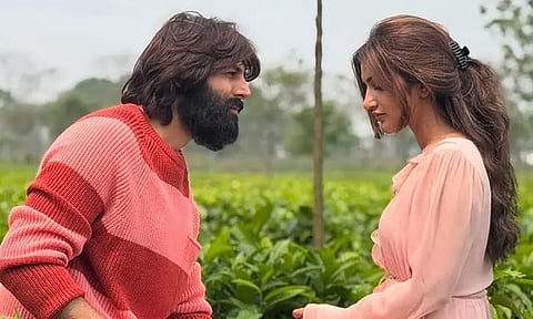 Kartik Aaryan shares a romantic still with Sreeleela