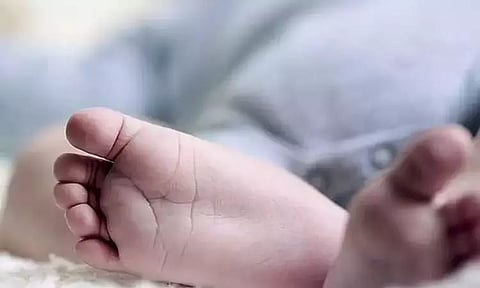 கிருஷ்ணகிரி: வெந்நீர் கொட்டி மூன்றரை வயது குழந்தை பலி