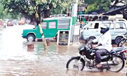 நெல்லை: திசையன்விளையில் கொட்டித்தீர்த்த கனமழை