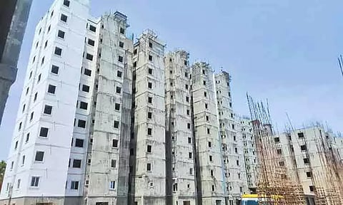 கட்டுமான பணியை முடிக்காத காரணத்தால்...நாள் ஒன்றிற்கு ரூ.2,000 அபராதம் விதிப்பு - நகர்ப்புற வாழ்விட மேம்பாட்டு வாரியம்