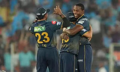 ஐ.பி.எல். 2025: தாயகம் திரும்பிய ரபாடா