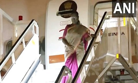 அரசுமுறை பயணம்: போர்ச்சுக்கல் சென்றடைந்தார் ஜனாதிபதி திரவுபதி முர்மு