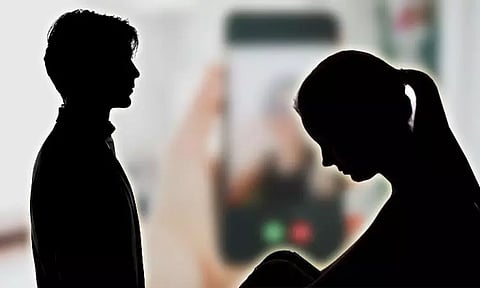 ஆடையின்றி வீடியோ கால்... காதலனை நம்பிய பிளஸ்-1 மாணவிக்கு நேர்ந்த விபரீதம்