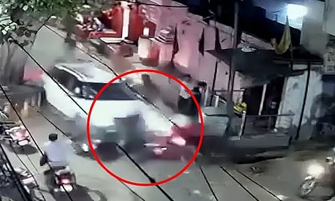 மதுபோதையில் காரை ஓட்டிய நபர்; அடுத்தடுத்த வாகனங்கள் மீது மோதியதில் 3 பேர் பலி