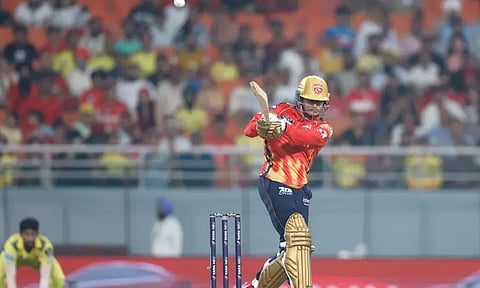 ஐ.பி.எல்.: முதல் பந்திலேயே சிக்ஸ்..4-வது வீரராக வரலாறு படைத்த பிரியன்ஷ் ஆர்யா