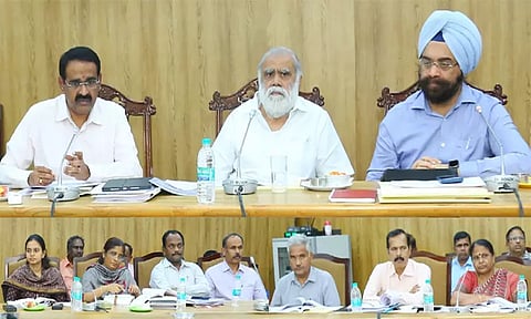 ஊரக வளர்ச்சித்துறை திட்டப்பணிகள் - அமைச்சர் பெரியசாமி தலைமையில் ஆய்வுக்கூட்டம்