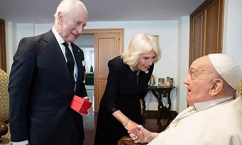 போப் பிரான்சிசுடன் இங்கிலாந்து மன்னர் சார்லஸ் சந்திப்பு