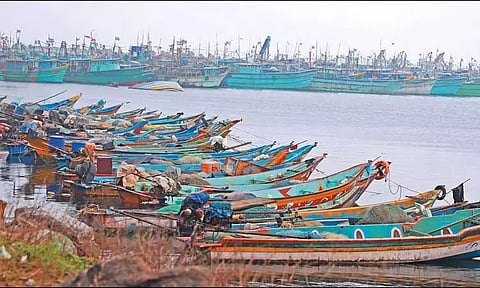 மீன்பிடி தடைக்காலம் 15-ந் தேதி தொடங்குகிறது