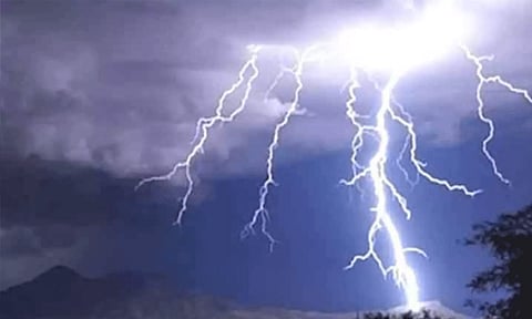 பீகார்: மின்னல் தாக்கி ஒரே நாளில் 25 பேர் பலி