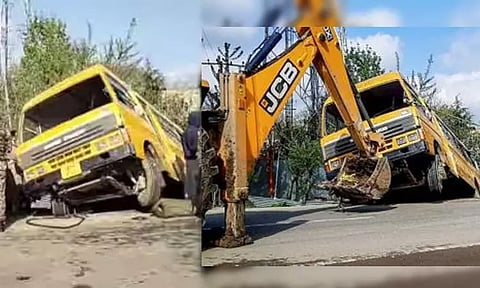 கல்லூரி பஸ் கவிழ்ந்து 2 மாணவிகள் பலி ; சுற்றுலா சென்றபோது சோகம்