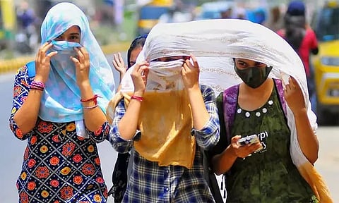 தமிழகத்தை சுட்டெரிக்கும் வெயில்; 5 இடங்களில் சதம்