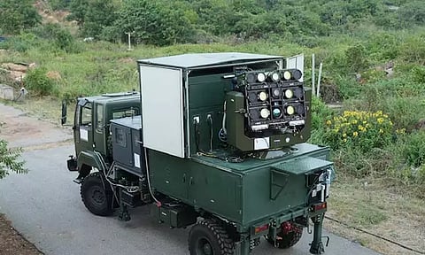 ஏவுகணைகளை நடுவானில் சுட்டு வீழ்த்தும் லேசர் ஆயுதத்தை வெற்றிகரமாக பரிசோதித்த இந்தியா