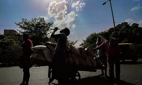 தமிழகத்தில் வெப்பநிலை இன்று 4 டிகிரி வரை அதிகரிக்கும்- வானிலை மையம்