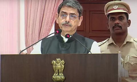 மாணவர்களுக்கு ரூ.1,000 கொடுப்பதால் கல்வி அறிவு கிடைத்துவிடாது - கவர்னர் ஆர்.என்.ரவி பேச்சு