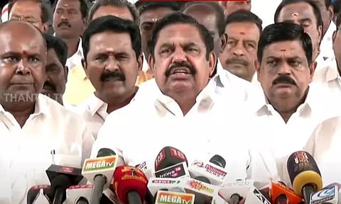 நம்பிக்கையில்லா தீர்மானம்: சட்டசபையில் இருந்து அதிமுக வெளிநடப்பு