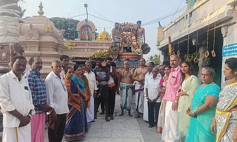 பொன்னேரி கரி கிருஷ்ண பெருமாள் சேஷ வாகனத்தில் ஊர்வலம்