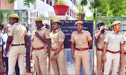 8-ம் வகுப்பு மாணவனை அரிவாளால் வெட்டிய சக மாணவனுக்கு 14 நாட்கள் நீதிமன்ற காவல்